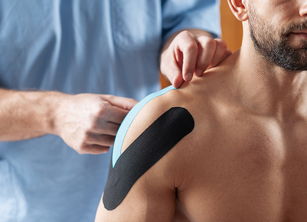 Schulter mit Kinesio Taping